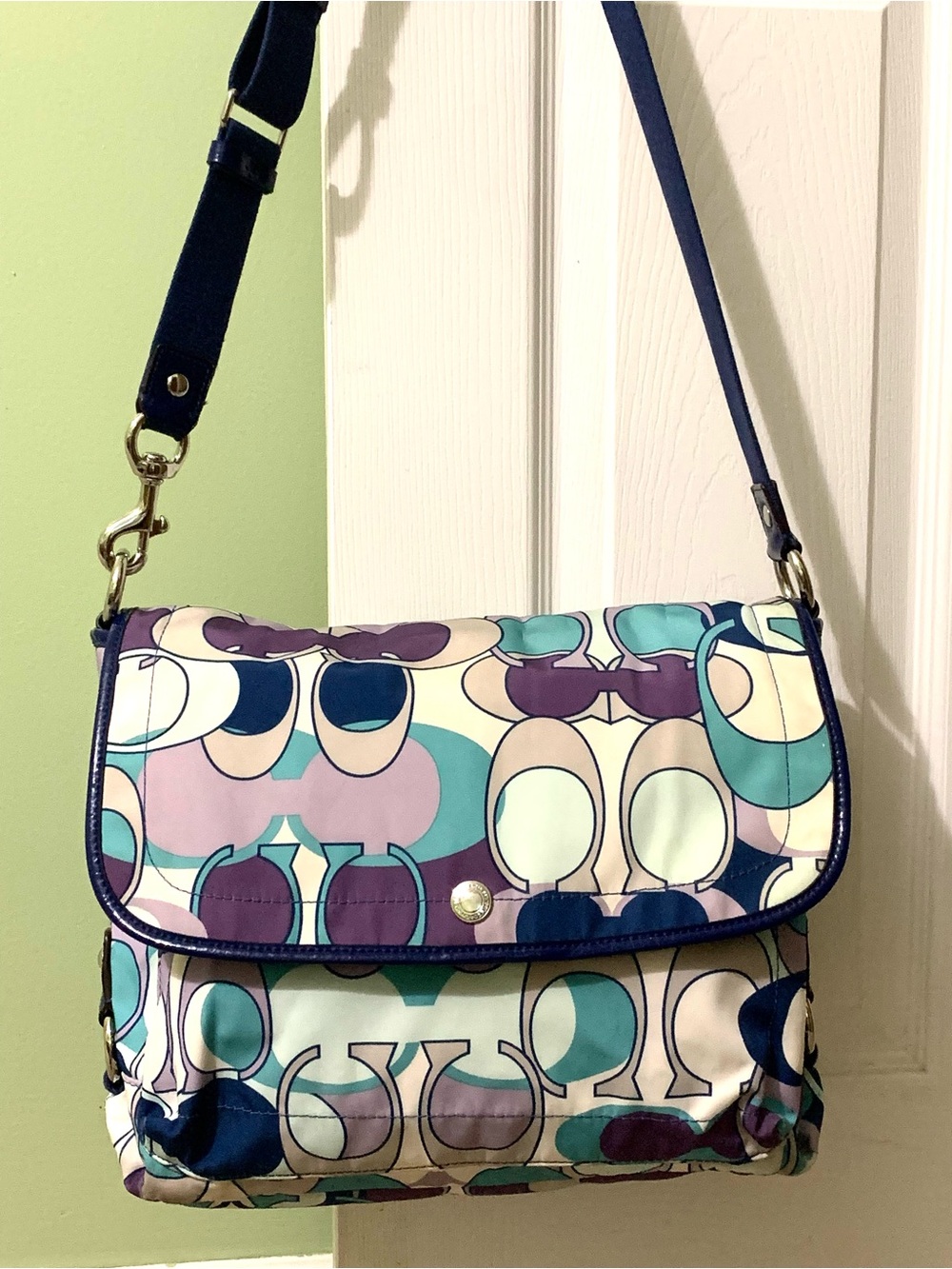 Coach A1220-F18840 Kyra Daisy Scarf Nylon Print Messenger Crossbody Bag Purse
